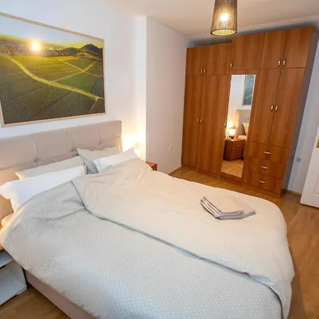 Iris City Center Apartment Belgrade