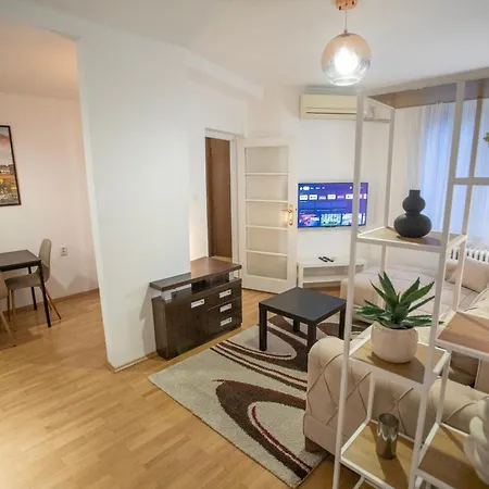 Iris City Center Apartment *